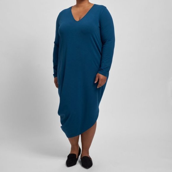 Universal Standard Dresses & Skirts - Universal Standard Long Sleeve V-Neck Geneva Dress